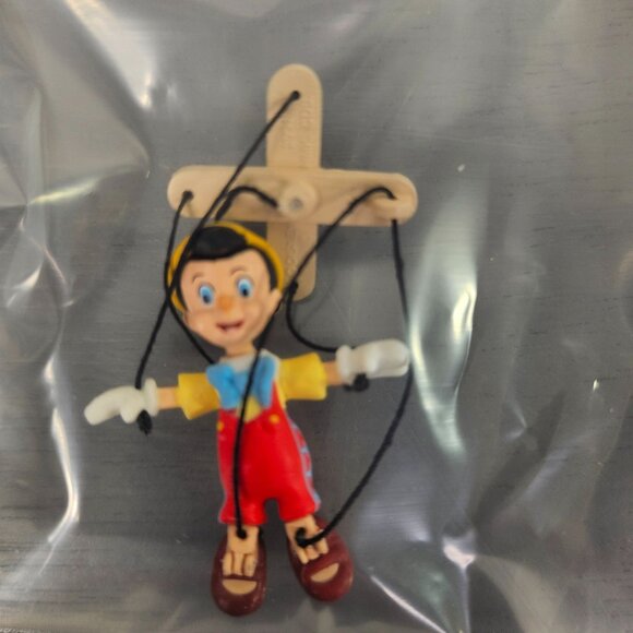 Vintage Hallmark Keepsake Ornament Miniature Pinocchio Jiminy Cricket 2 Pack New - Picture 5 of 9